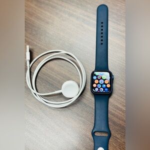 AppleWatch series 7. 41mm. With charger. EUC